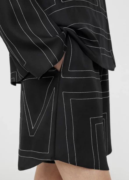 Monogram silk pj shorts black – TOTEME